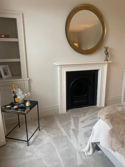 Luxury Georgian Apartment - 5 Minute Walk To Spa Bath Exterior photo